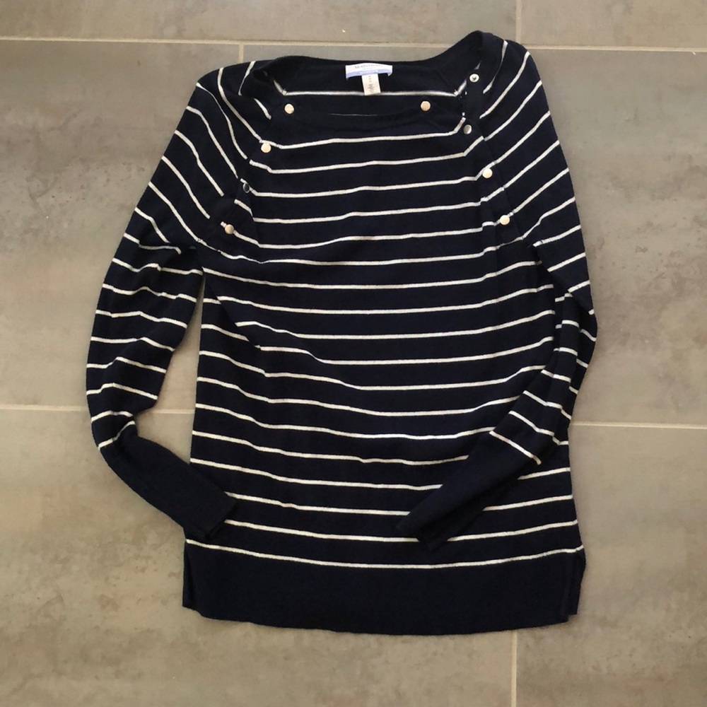 Motherhood maternity nursing sweater